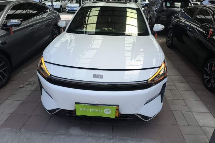 Used Geely Galaxy L6 2024 125km PLUS Dragon Edition Front
