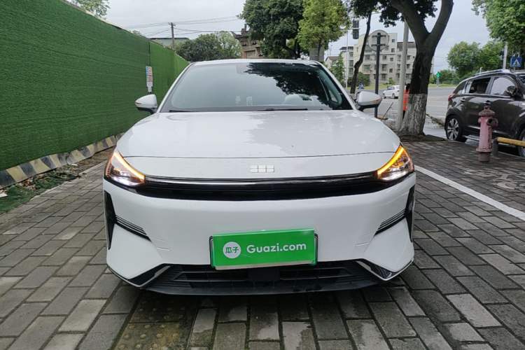 Used Geely Galaxy L6 2024 125km PLUS Dragon Edition Front
