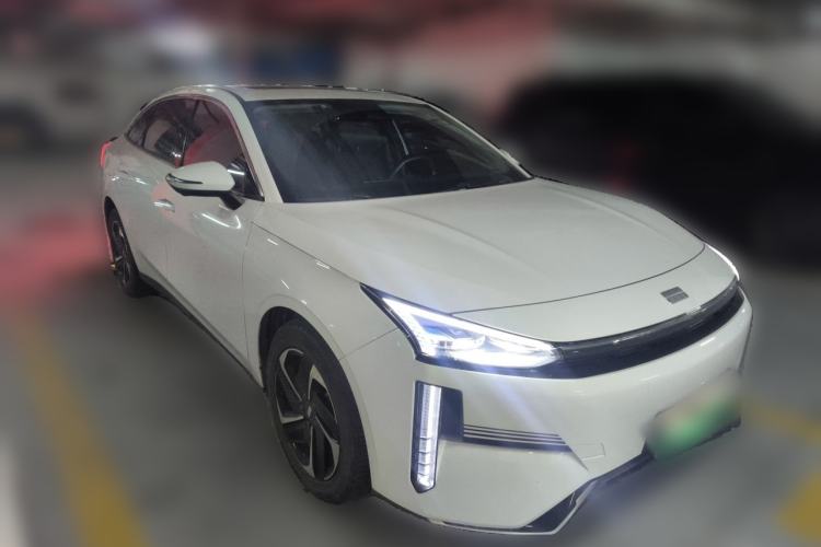 Used Geely Galaxy L6 2024 125km PLUS Dragon Edition Front Right 45 Deg