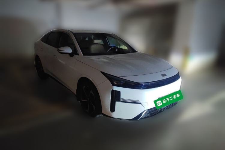 Used Geely Galaxy L6 2024 125km PLUS Dragon Edition Front Right 45 Deg