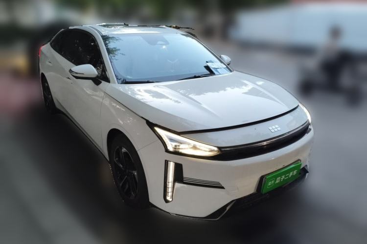 Used Geely Galaxy L6 2024 125km PLUS Dragon Edition Front Right 45 Deg