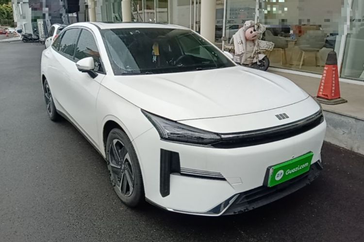 Used Geely Galaxy L6 2024 125km PLUS Dragon Edition Front Right 45 Deg