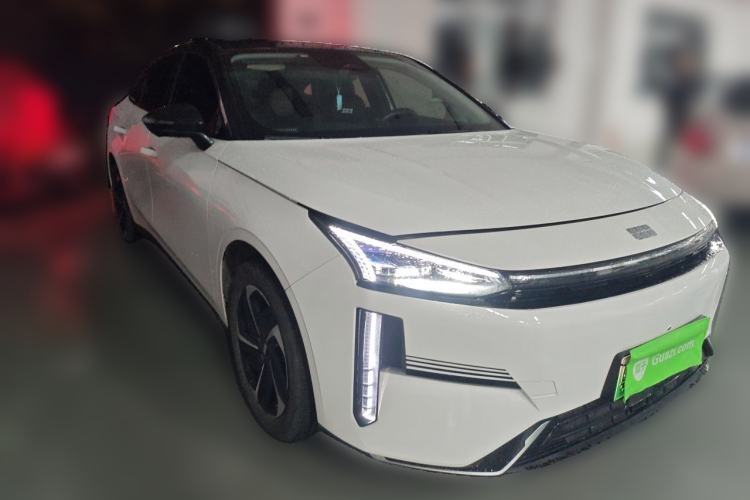 Used Geely Galaxy L6 2024 125km PLUS Dragon Edition Front Right 45 Deg