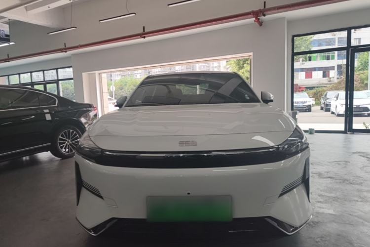 Used Geely Galaxy L6 2024 125km PLUS Dragon Edition Front