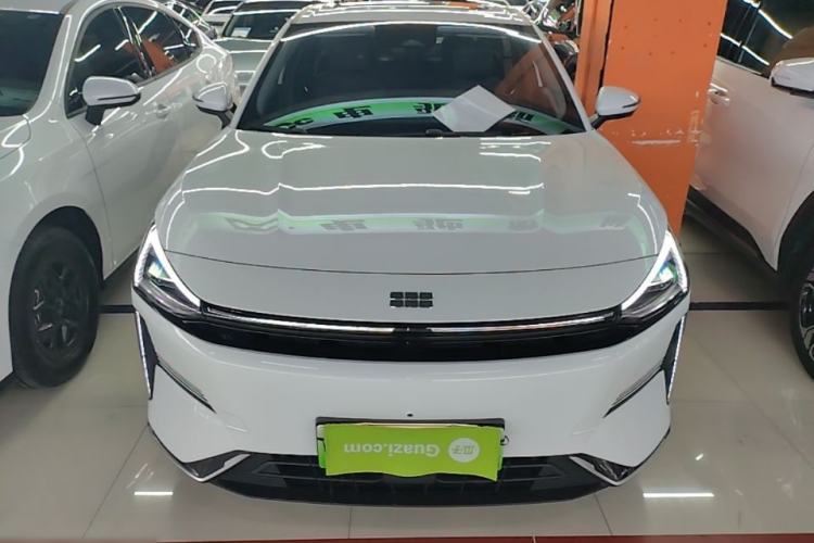 Used Geely Galaxy L6 2024 125km PLUS Dragon Edition Front