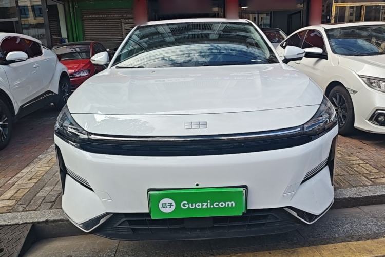 Used Geely Galaxy L6 2024 125km PLUS Dragon Edition Front