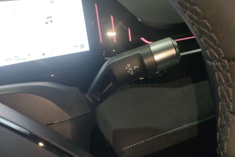Used Geely Galaxy L6 2024 125km Creative Edition Gear Lever