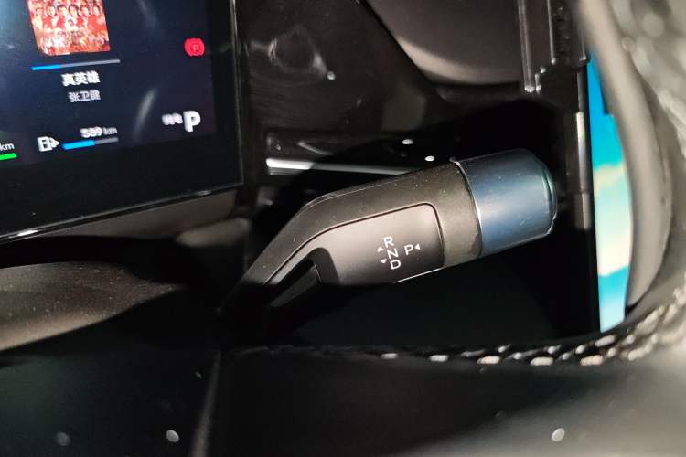 Used Geely Galaxy L6 2024 125km PLUS Dragon Edition Gear Lever