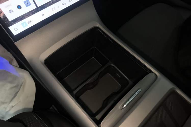 Used Geely Galaxy L6 2024 125km Creative Edition Gear Lever