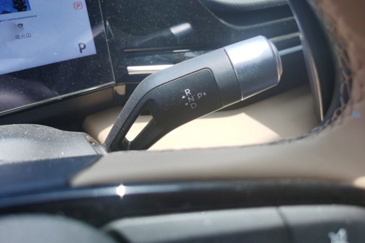 Used Geely Galaxy L6 2024 125km PLUS Dragon Edition Gear Lever