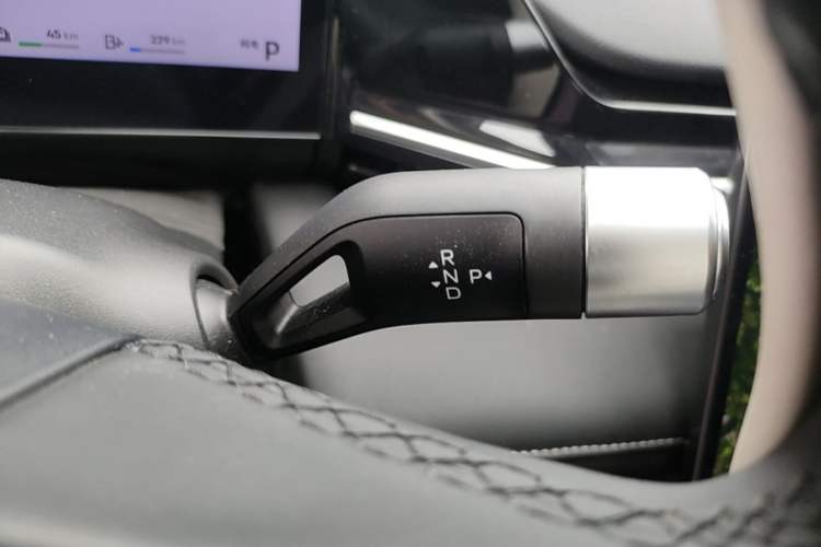 Used Geely Galaxy L6 2024 125km PLUS Dragon Edition Gear Lever