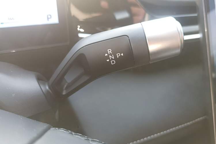Used Geely Galaxy L6 2024 125km PLUS Dragon Edition Gear Lever