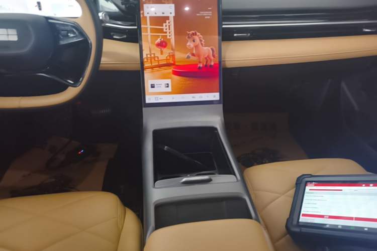 Used Geely Galaxy L6 2024 125km PLUS Dragon Edition Gear Lever