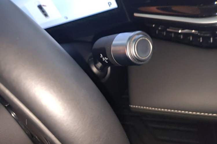 Used Geely Galaxy L6 2024 125km PLUS Dragon Edition Gear Lever
