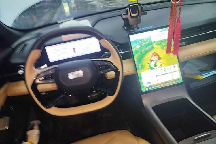 Used Geely Galaxy L6 2024 125km PLUS Dragon Edition Gear Lever