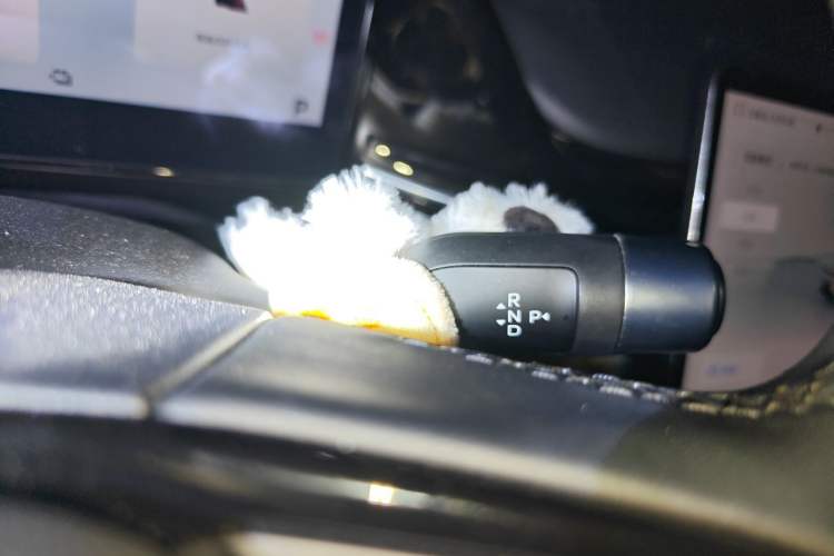 Used Geely Galaxy L6 2024 125km PLUS Dragon Edition Gear Lever