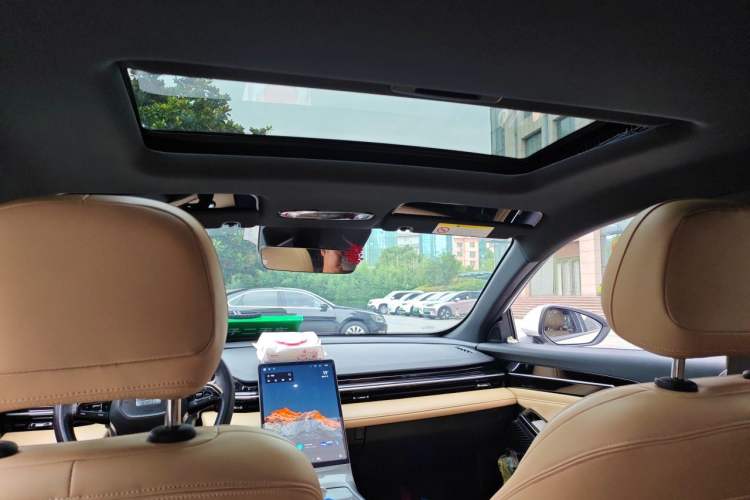 Used Geely Galaxy L6 2024 125km PLUS Dragon Edition Headliner