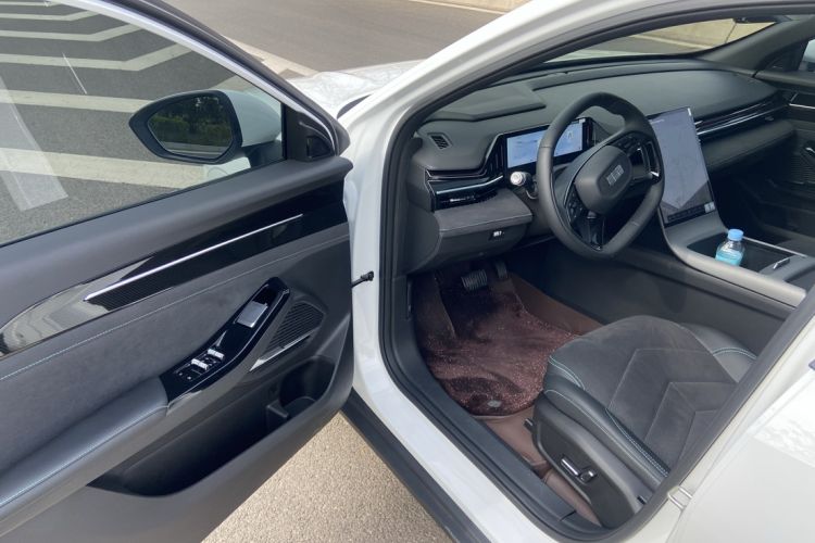 Used Geely Galaxy L6 2024 125km Creative Edition Interior 3