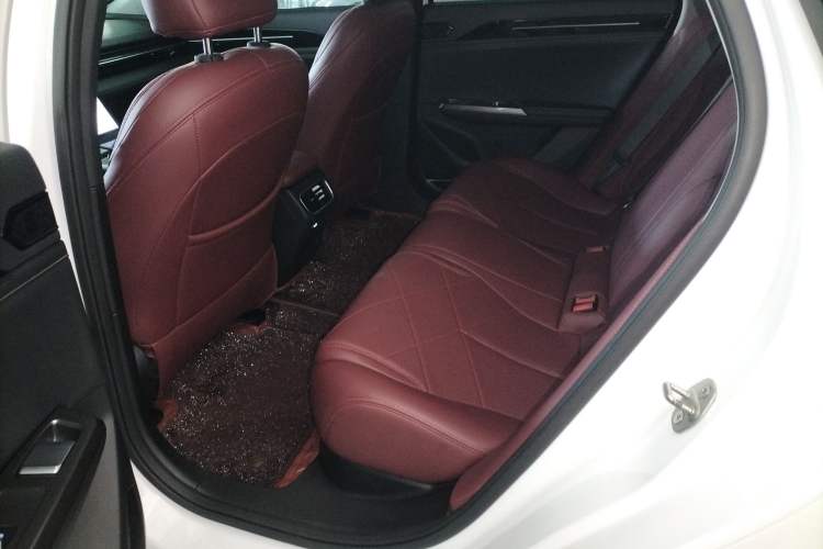 Used Geely Galaxy L6 2024 125km PLUS Dragon Edition Interior 4