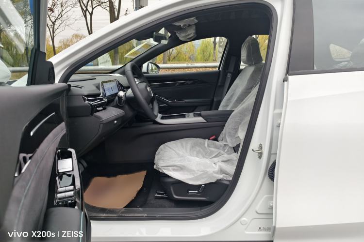 Used Geely Galaxy L6 2024 125km Creative Edition Interior 5