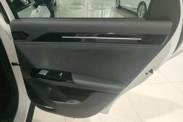Used Geely Galaxy L6 2024 125km Creative Edition Interior 6