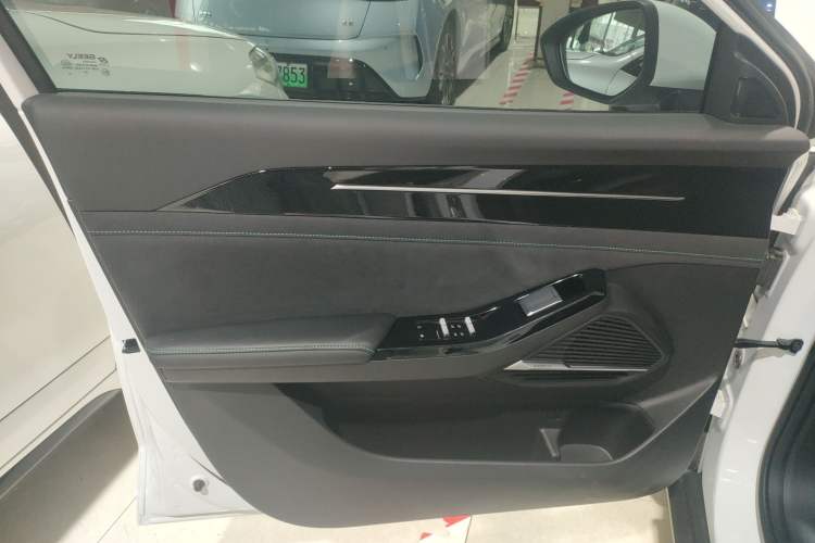 Used Geely Galaxy L6 2024 125km Creative Edition Interior 7