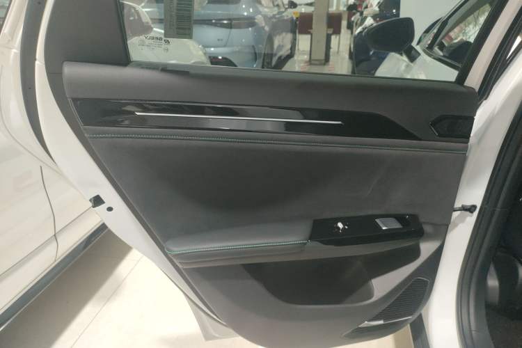 Used Geely Galaxy L6 2024 125km Creative Edition Interior 8