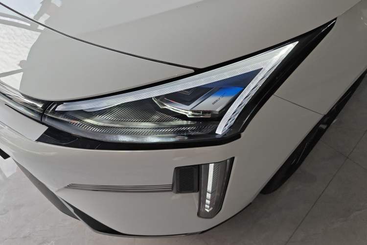 Used Geely Galaxy L6 2024 125km PLUS Dragon Edition Left Front Headlight