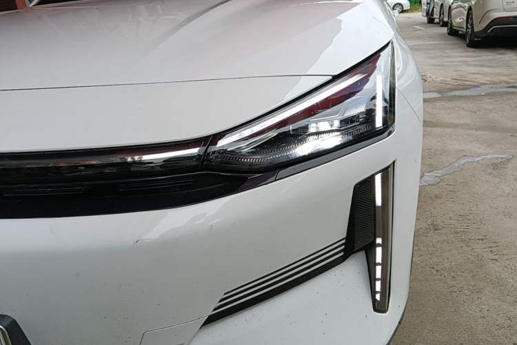 Used Geely Galaxy L6 2024 125km PLUS Dragon Edition Left Front Headlight