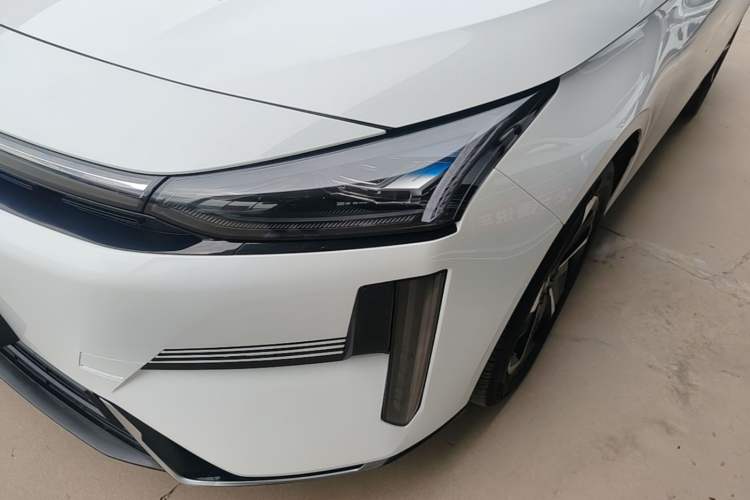 Used Geely Galaxy L6 2024 125km PLUS Dragon Edition Left Front Headlight