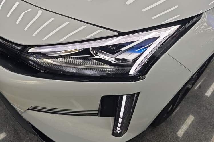 Used Geely Galaxy L6 2024 125km PLUS Dragon Edition Left Front Headlight