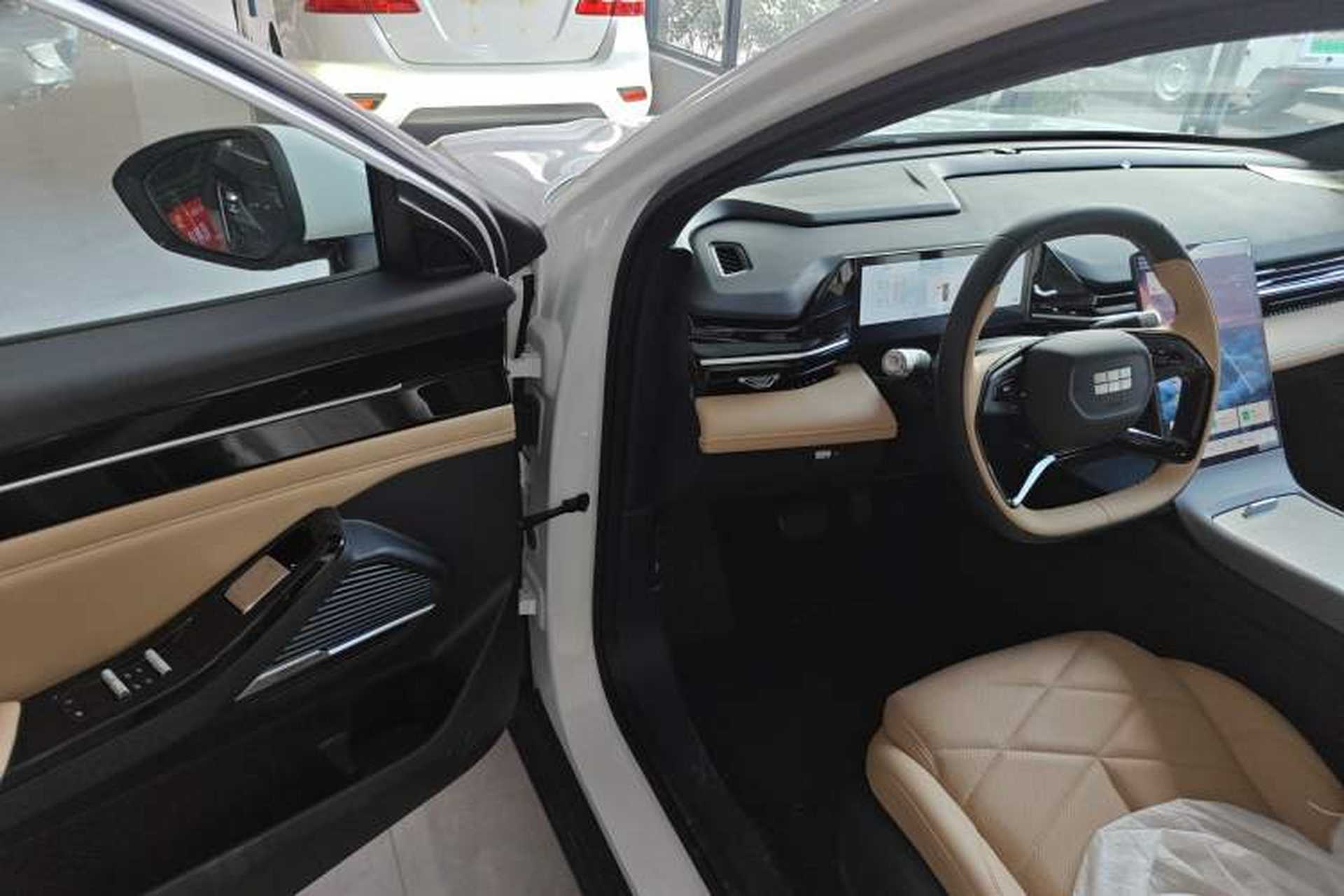 Used Geely Galaxy L6 2024 125km PLUS Dragon Edition Left Front Seat