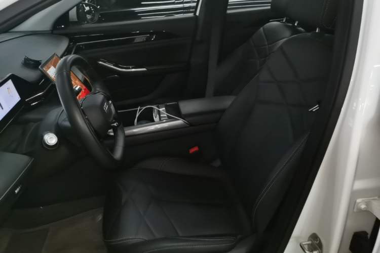 Used Geely Galaxy L6 2024 125km PLUS Dragon Edition Left Front Seat
