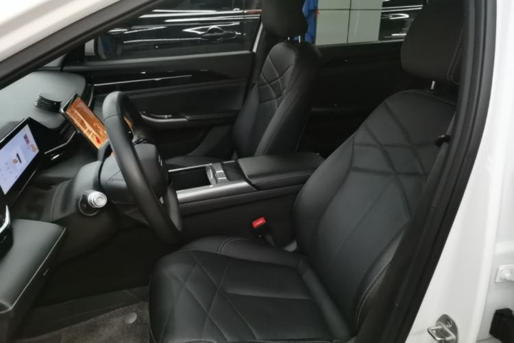 Used Geely Galaxy L6 2024 125km PLUS Dragon Edition Left Front Seat