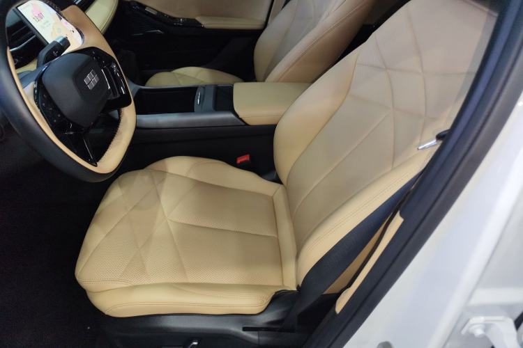 Used Geely Galaxy L6 2024 125km PLUS Dragon Edition Left Front Seat