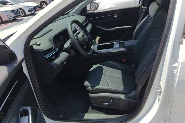 Used Geely Galaxy L6 2024 125km PLUS Dragon Edition Left Front Seat