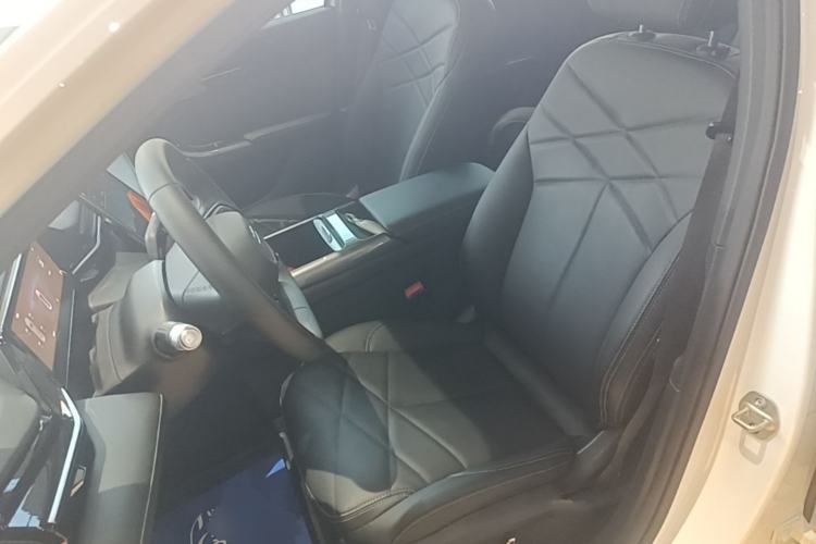 Used Geely Galaxy L6 2024 125km PLUS Dragon Edition Left Front Seat