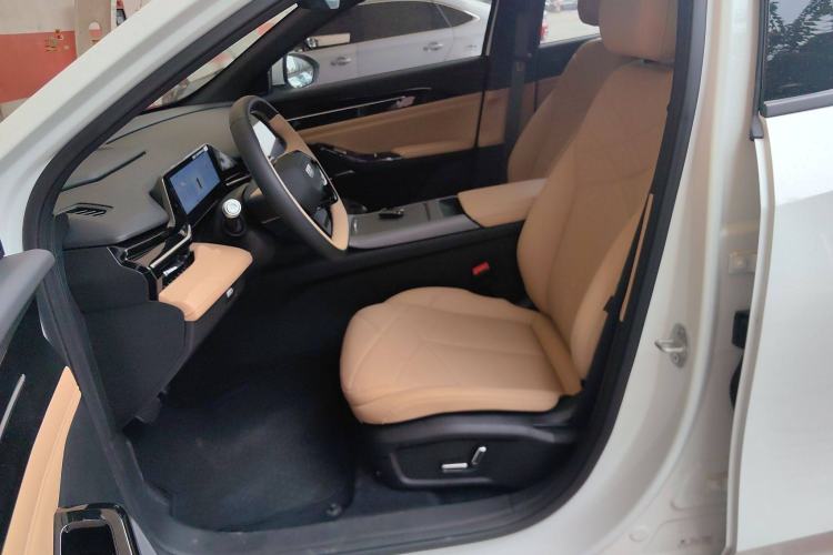 Used Geely Galaxy L6 2024 125km PLUS Dragon Edition Left Front Seat