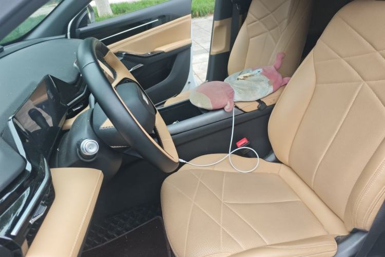 Used Geely Galaxy L6 2024 125km PLUS Dragon Edition Left Front Seat