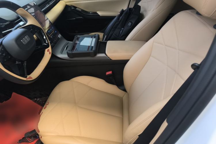 Used Geely Galaxy L6 2024 125km PLUS Dragon Edition Left Front Seat