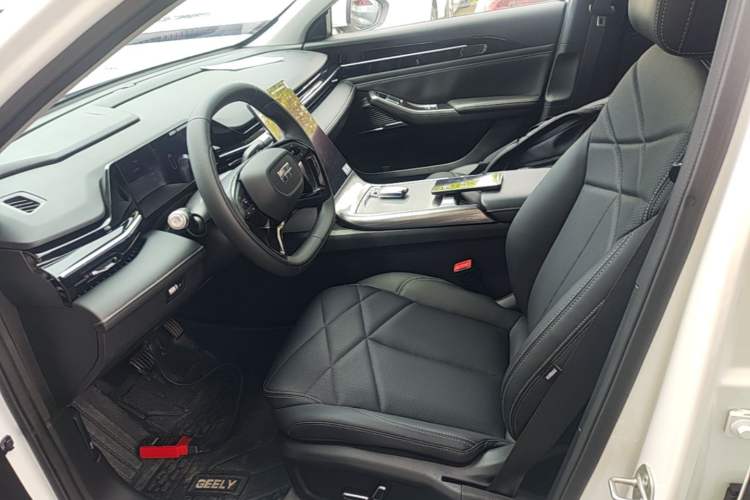 Used Geely Galaxy L6 2024 60km PLUS Dragon Edition Left Front Seat