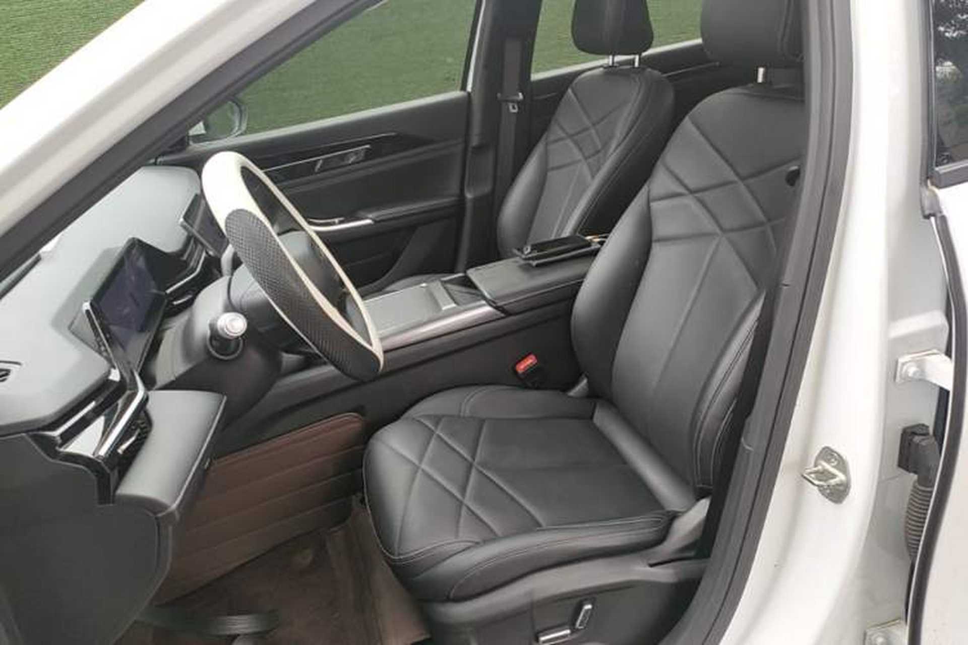 Used Geely Galaxy L6 2024 125km PLUS Dragon Edition Left Front Seat