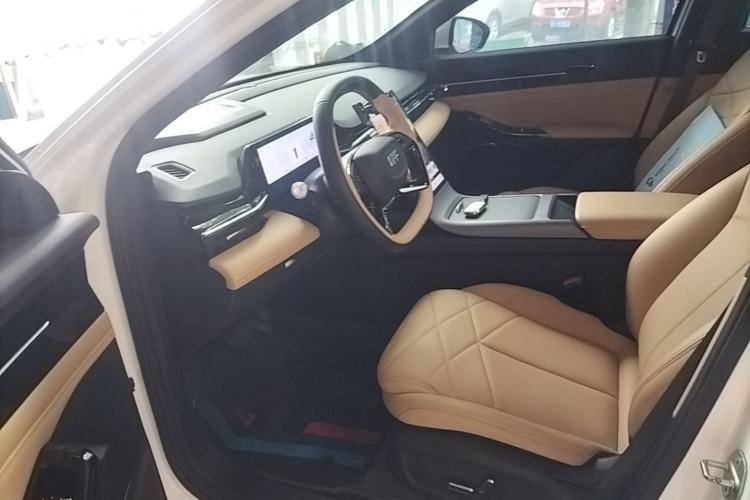 Used Geely Galaxy L6 2024 125km PLUS Dragon Edition Left Front Seat