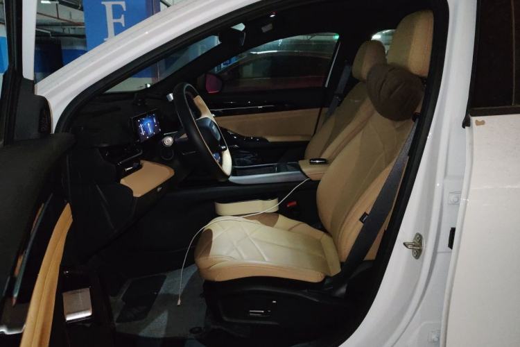 Used Geely Galaxy L6 2024 125km PLUS Dragon Edition Left Front Seat