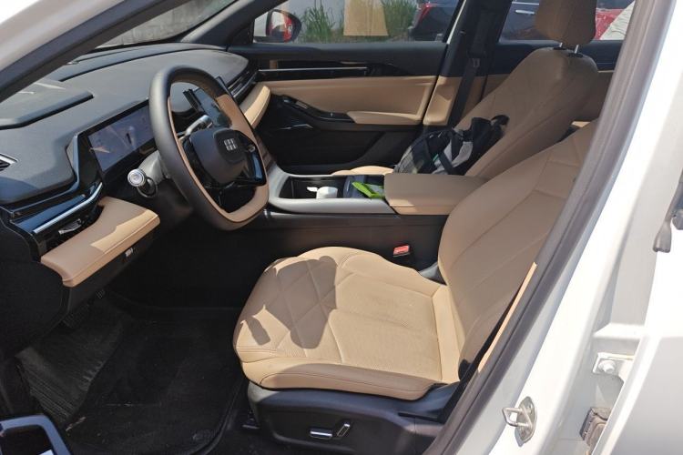 Used Geely Galaxy L6 2024 125km PLUS Dragon Edition Left Front Seat