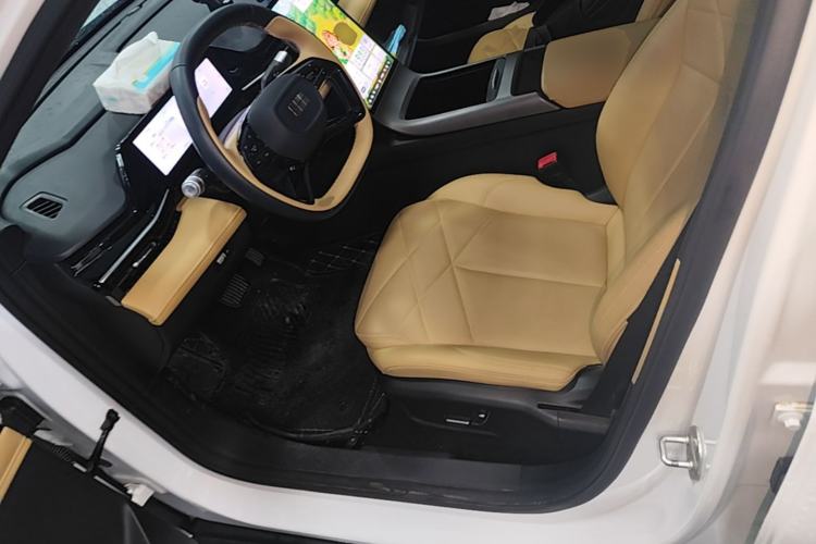 Used Geely Galaxy L6 2024 125km PLUS Dragon Edition Left Front Seat