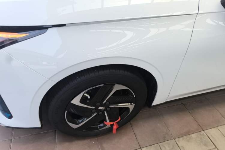 Used Geely Galaxy L6 2024 125km PLUS Dragon Edition Left Front Wheel Hub