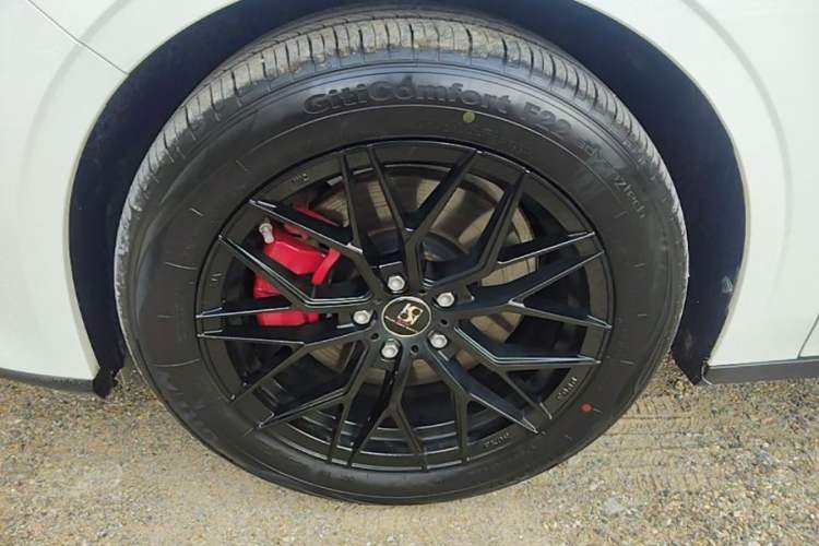 Used Geely Galaxy L6 2024 125km PLUS Dragon Edition Left Front Wheel Hub