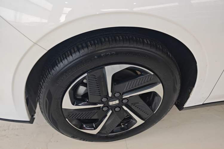 Used Geely Galaxy L6 2024 125km PLUS Dragon Edition Left Front Wheel Hub