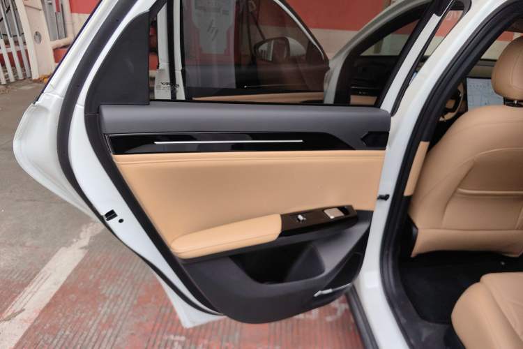 Used Geely Galaxy L6 2024 125km PLUS Dragon Edition Left Rear Door Interior